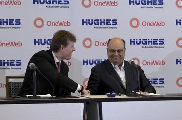 Hughes_OneWeb_signing1_0