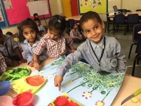 Children_making_art_CSR